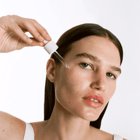 ¿Cuándo se aplica el sérum facial? La guía completa para sacarle el máximo partido - LACONICUM