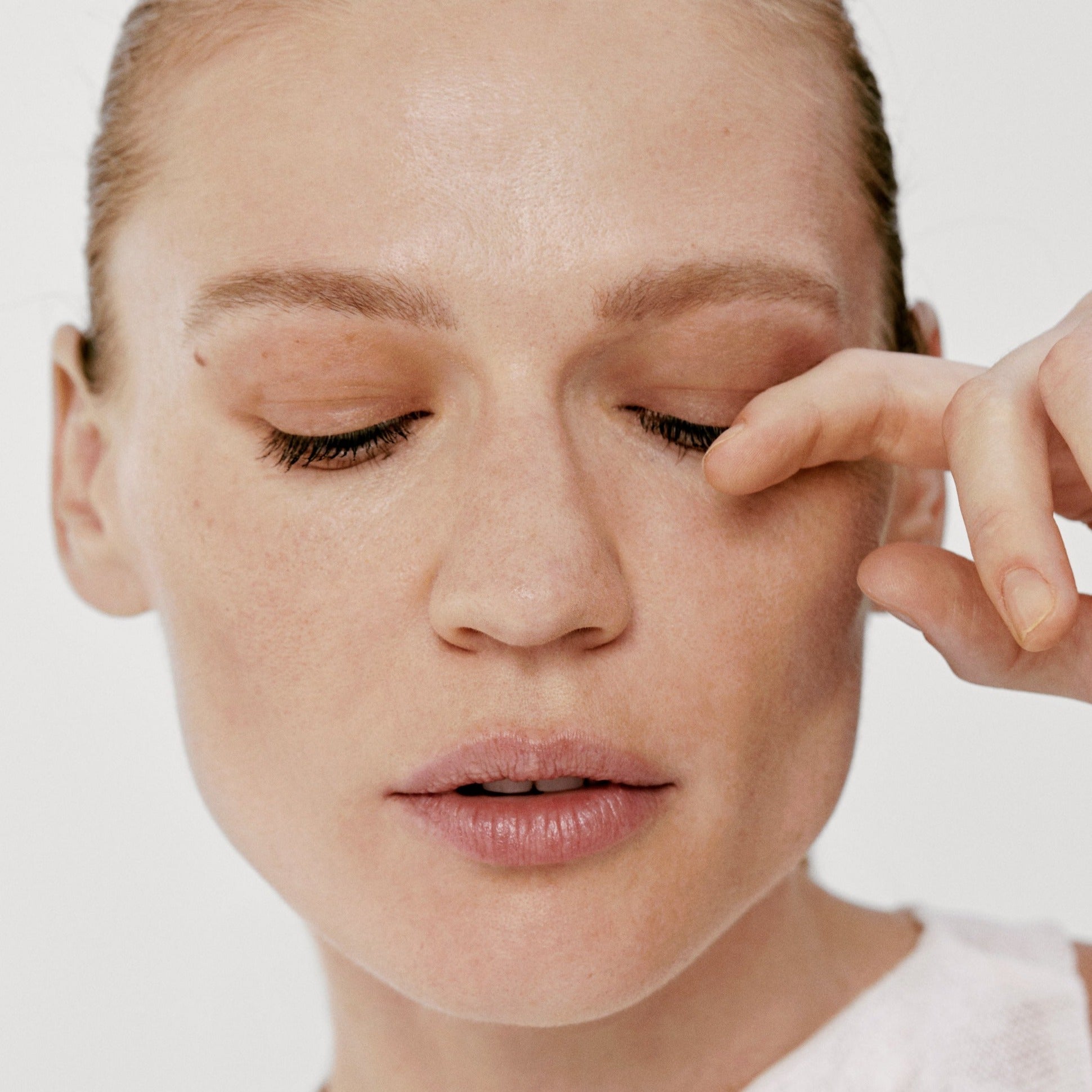 Multiactive Treatment Black Mascara - LACONICUM