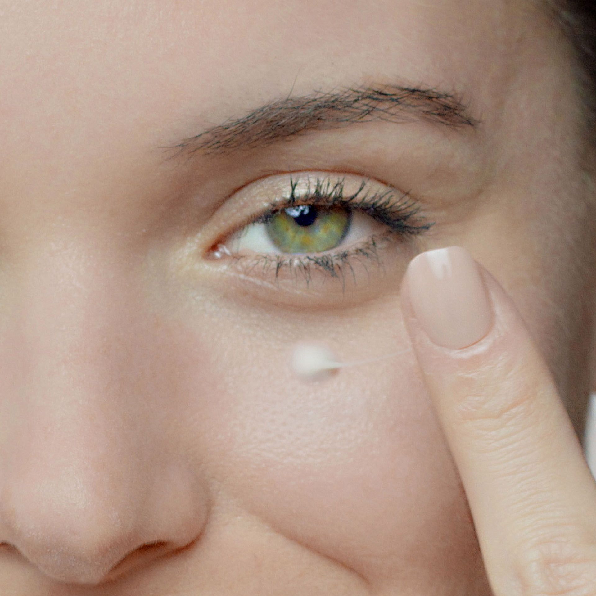 Cómo cuidar el contorno de los ojos - LACONICUM