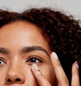Descubre el mejor contorno de ojos con vitamina C - LACONICUM