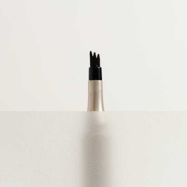 Eyebrow Pen (lápiz de tres puntas de cejas)